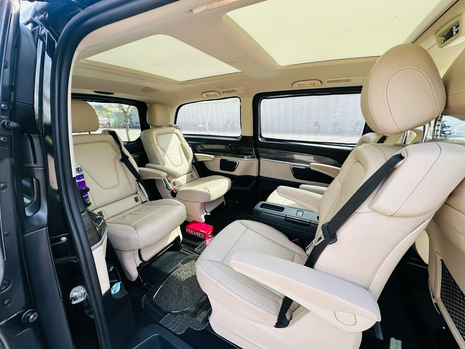 Mercedes-Benz V-Class (photo 5 of 7)