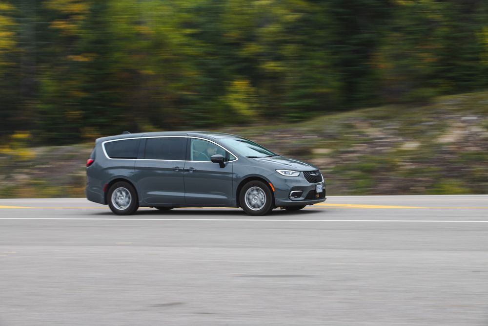 Kia Carens MUV used for group corporate travel