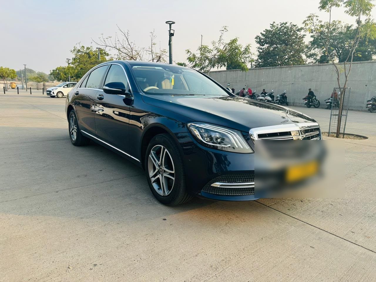 Mercedes-Benz S-Class (photo 2 of 4)